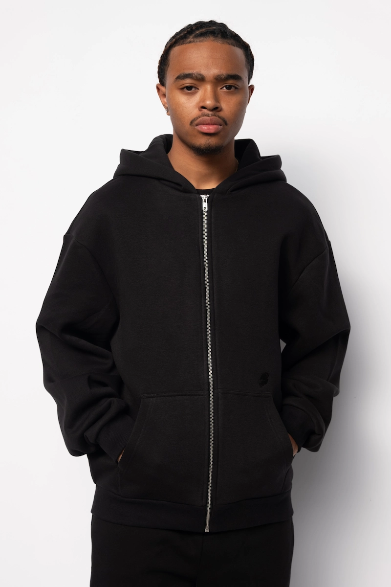 hoodie-zippe-fluffy-noir-broderie-le-nuage-orange-4