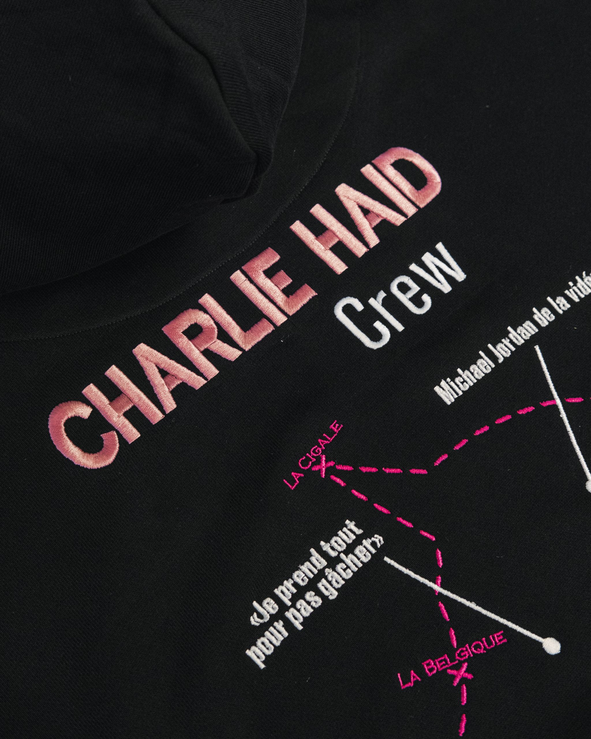Sweat personnalisée en broderie pour Charlie Haid artiste mentaliste. Merchandising pour son équipe lors de sa tournée de 2025-2026. Sweat custom broderie dans notre atelier Le Nuage Orange.
